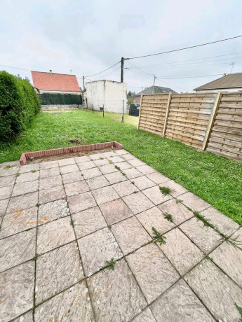 idealement-situee-semi-individuelle-vendue-louee-qui-comprend-big-0