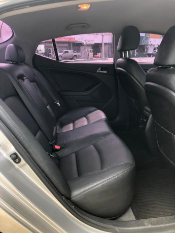 berline-de-ville-standing-soft-et-chic-modele-kia-k5-big-2