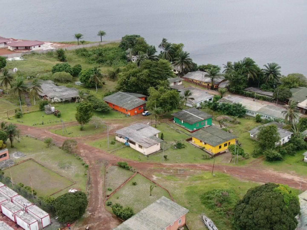 hotel-9-chambres-amenagees-et-plusieurs-parcelles-avec-studios-amenages-a-vendre-a-gamba-plaine-une-avec-titre-foncier-big-3