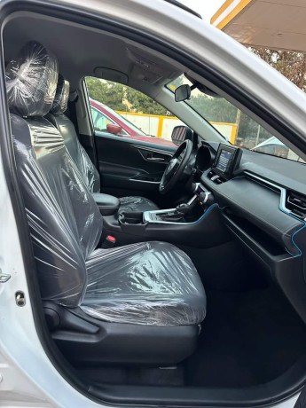 toyota-rav4-annee-2021-big-2