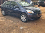 toyota-yaris-berline-small-2