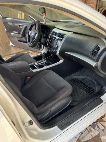 nissan-altima-big-1