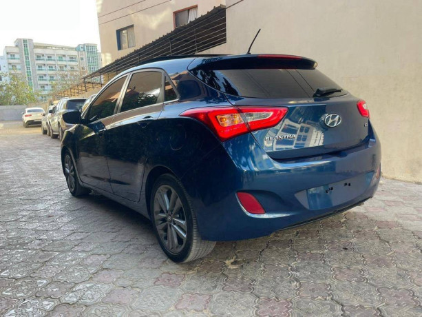 hyundai-elantra-gt-big-1